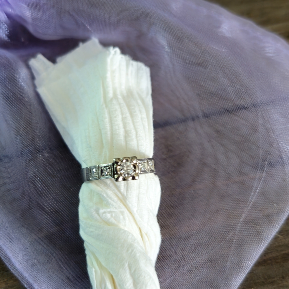 White Gold and Diamond Women's Ring